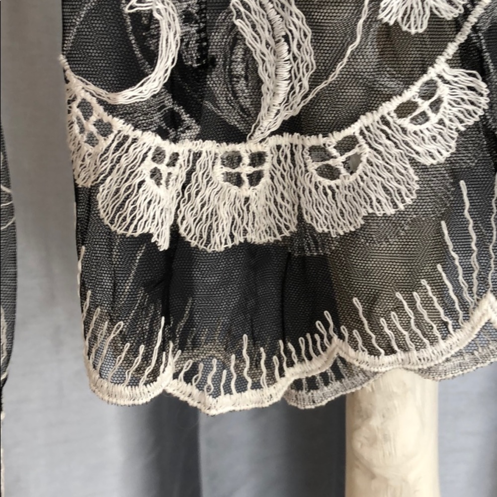 Jeff Gallano Black sheer w/lace floral design - Picture 3 of 8
